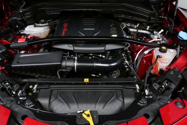 Used 2023 Alfa Romeo Stelvio Veloce image 34