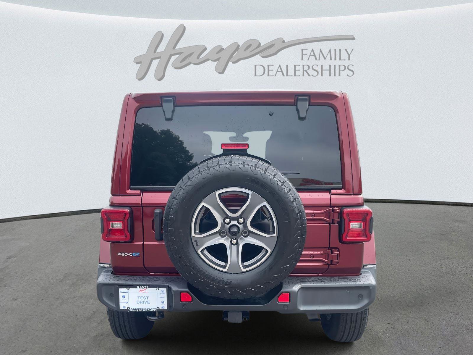 Used 2021 Jeep Wrangler Unlimited Sahara w/ Cold Weather Group image 33