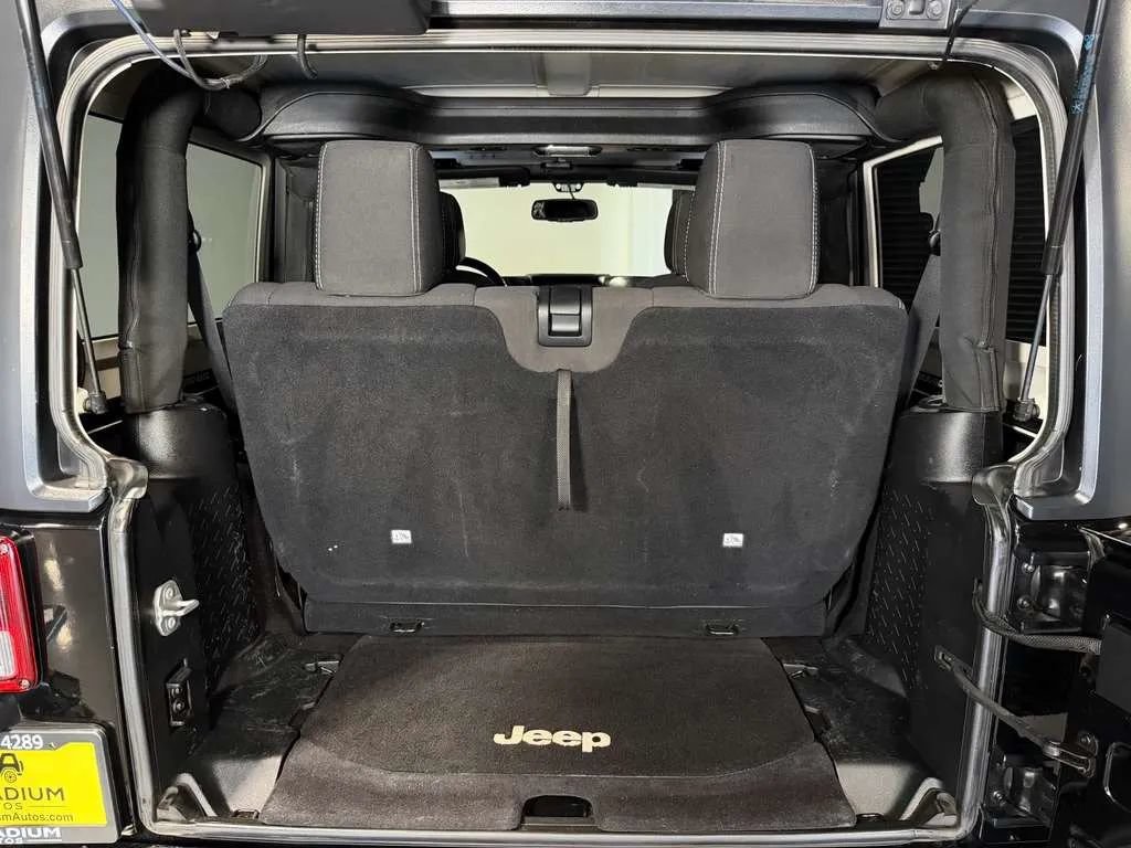 Used 2015 Jeep Wrangler Rubicon w/ Power Convenience Group AWD/4WD image 31