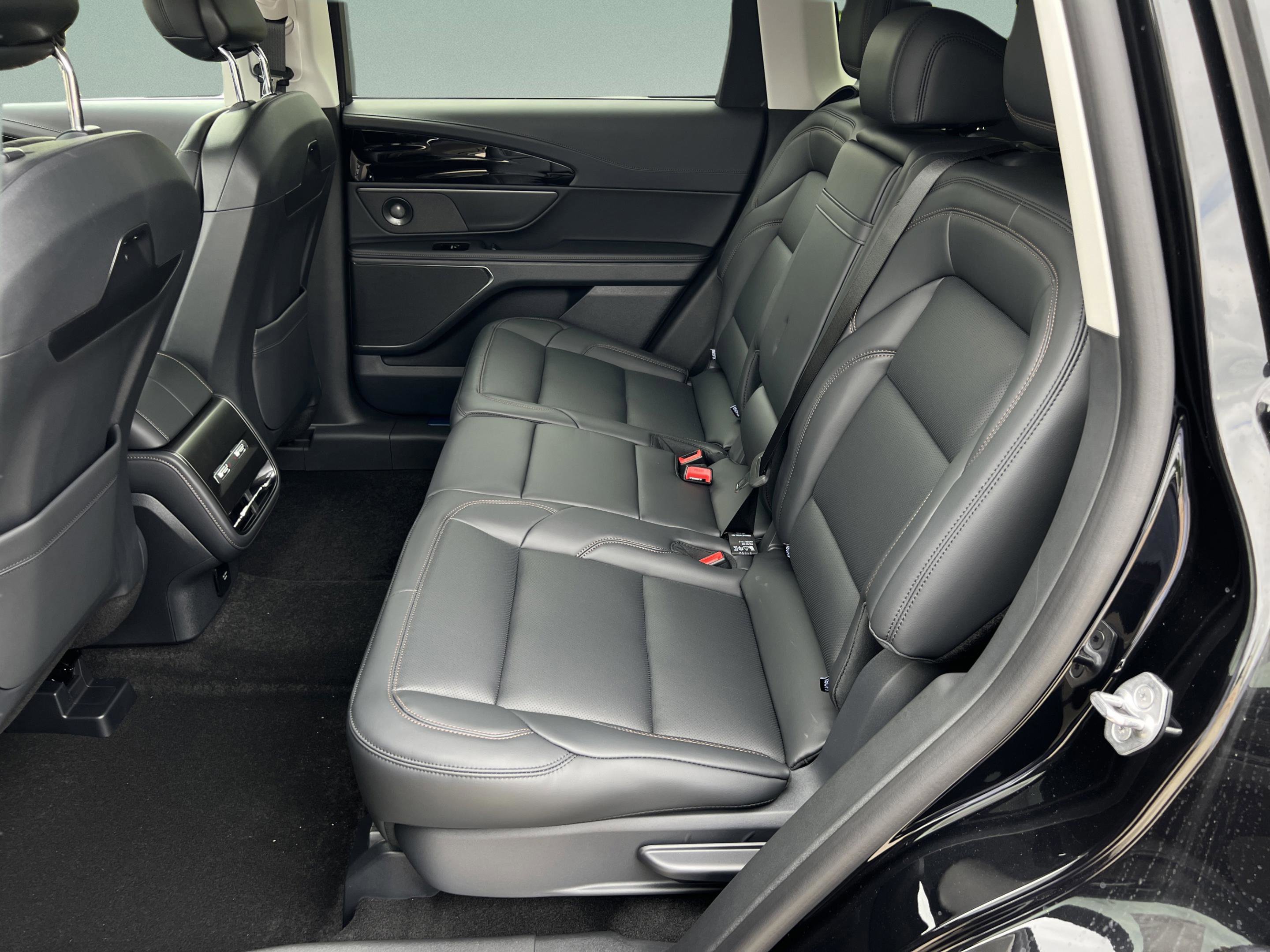 New 2026 Lincoln Nautilus Premier w/ Equipment Group 102A AWD/4WD image 25