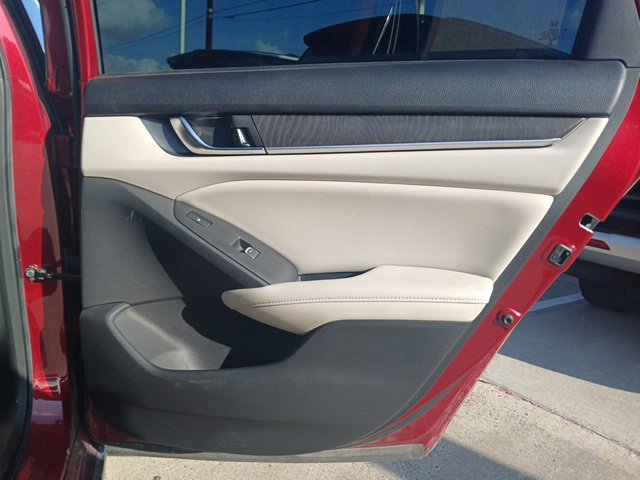 Used 2022 Honda Accord Touring image 10