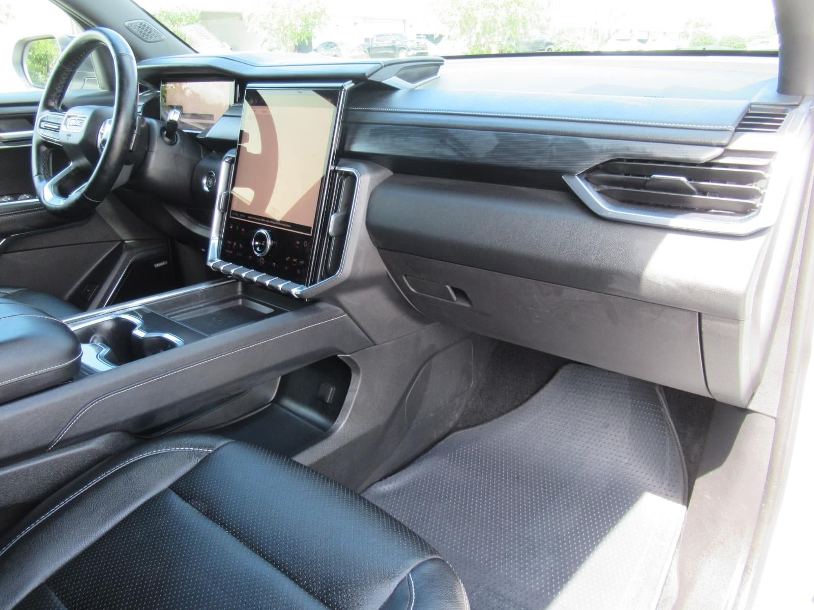 Used 2025 GMC Acadia Elevation FWD image 12