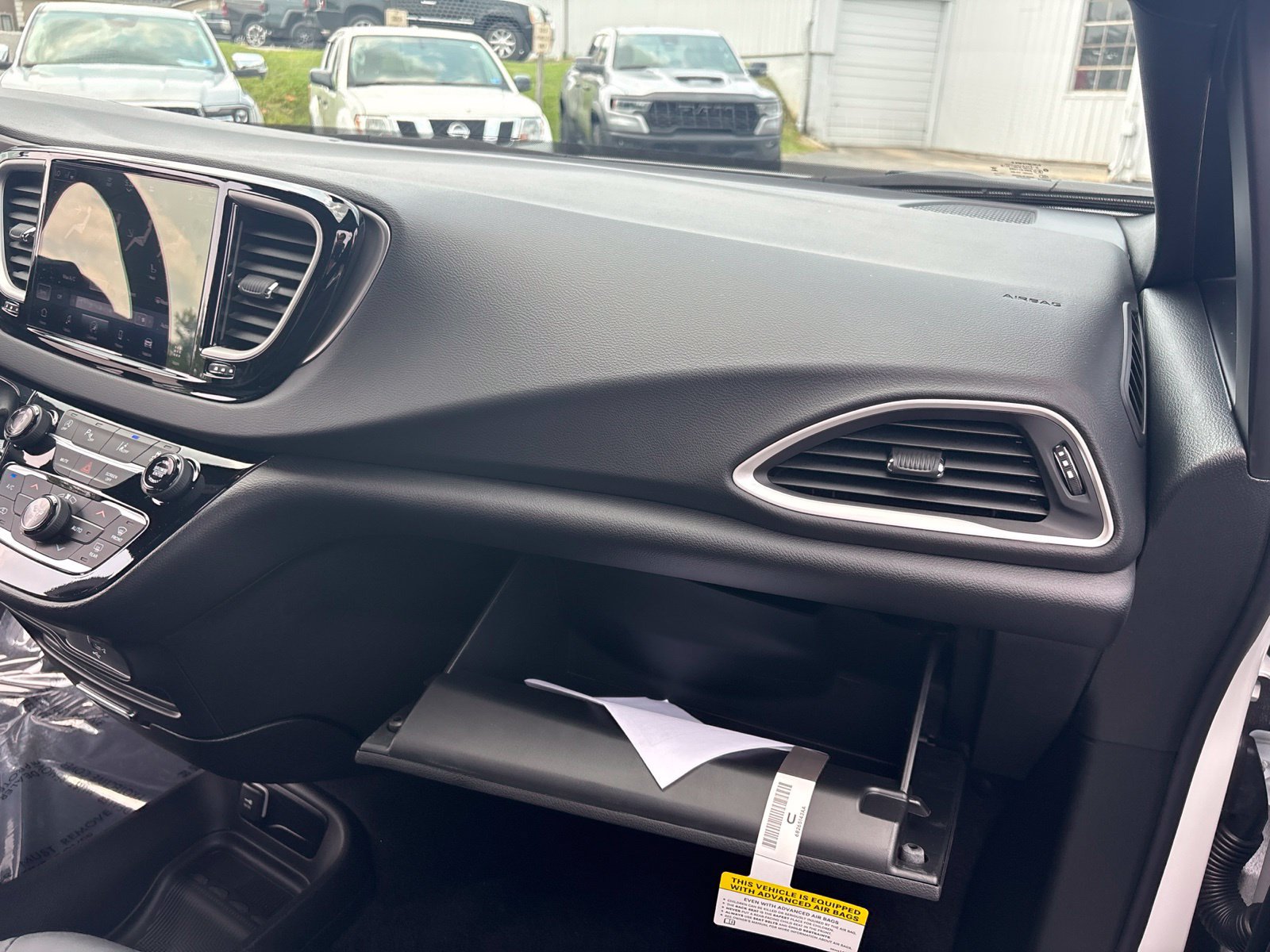 New 2027 Chrysler Pacifica LX FWD image 30