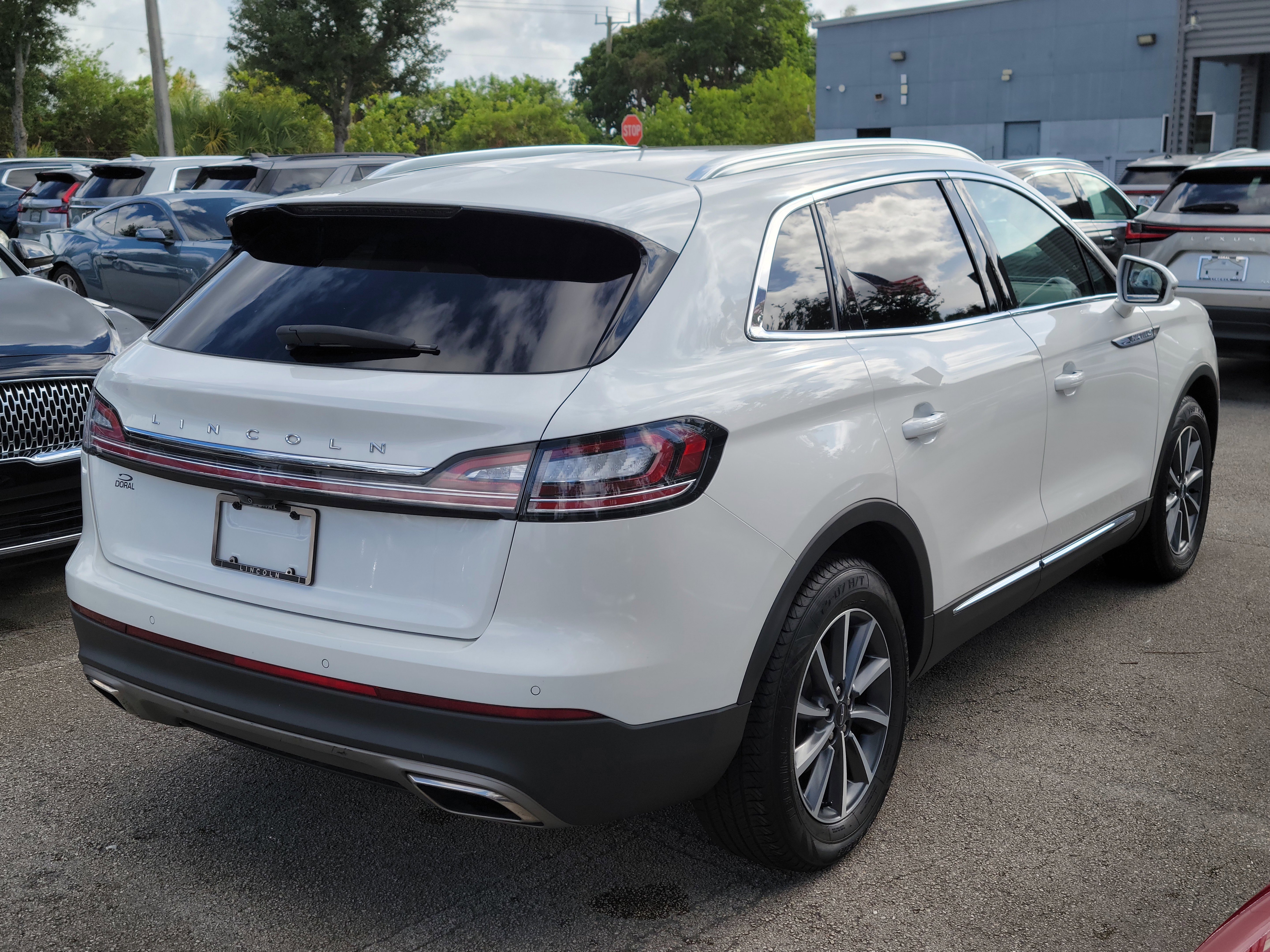 Certified 2022 Lincoln Nautilus FWD image 4