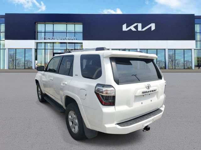 Used 2020 Toyota 4Runner SR5 Premium w/ Moonroof Package AWD/4WD image 4