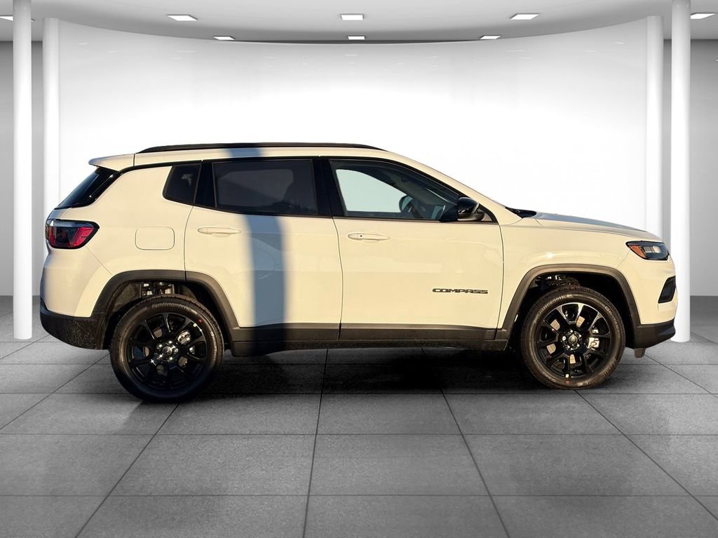New 2026 Jeep Compass Latitude AWD/4WD image 8