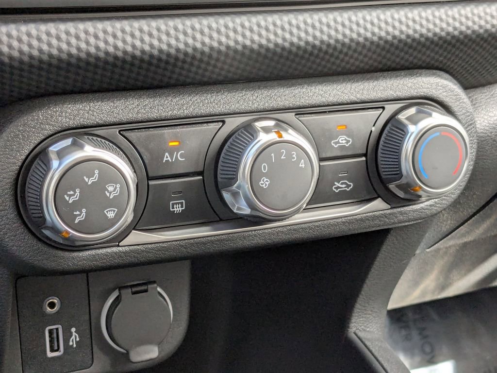 Certified 2025 Nissan Kicks Play S image 21