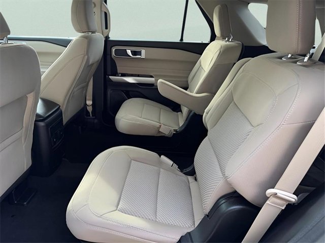 Used 2022 Ford Explorer XLT image 11