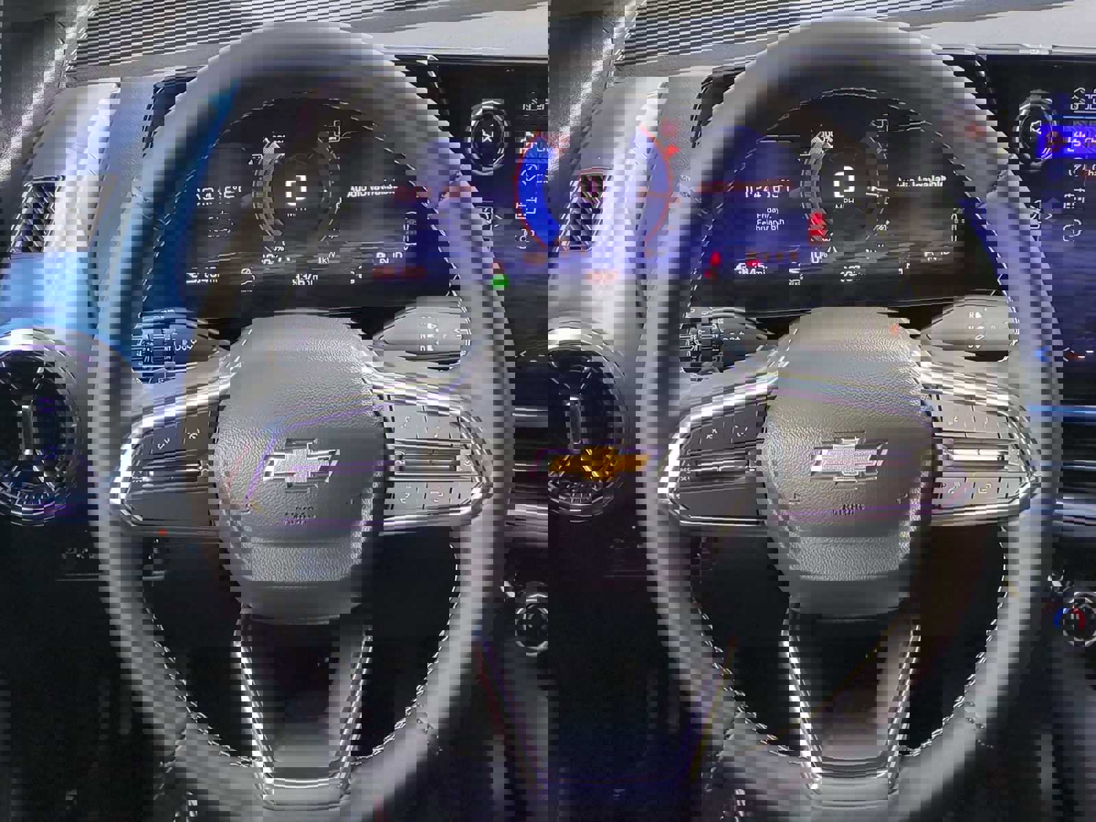 Used 2025 Chevrolet Equinox EV LT w/ Convenience Package image 14