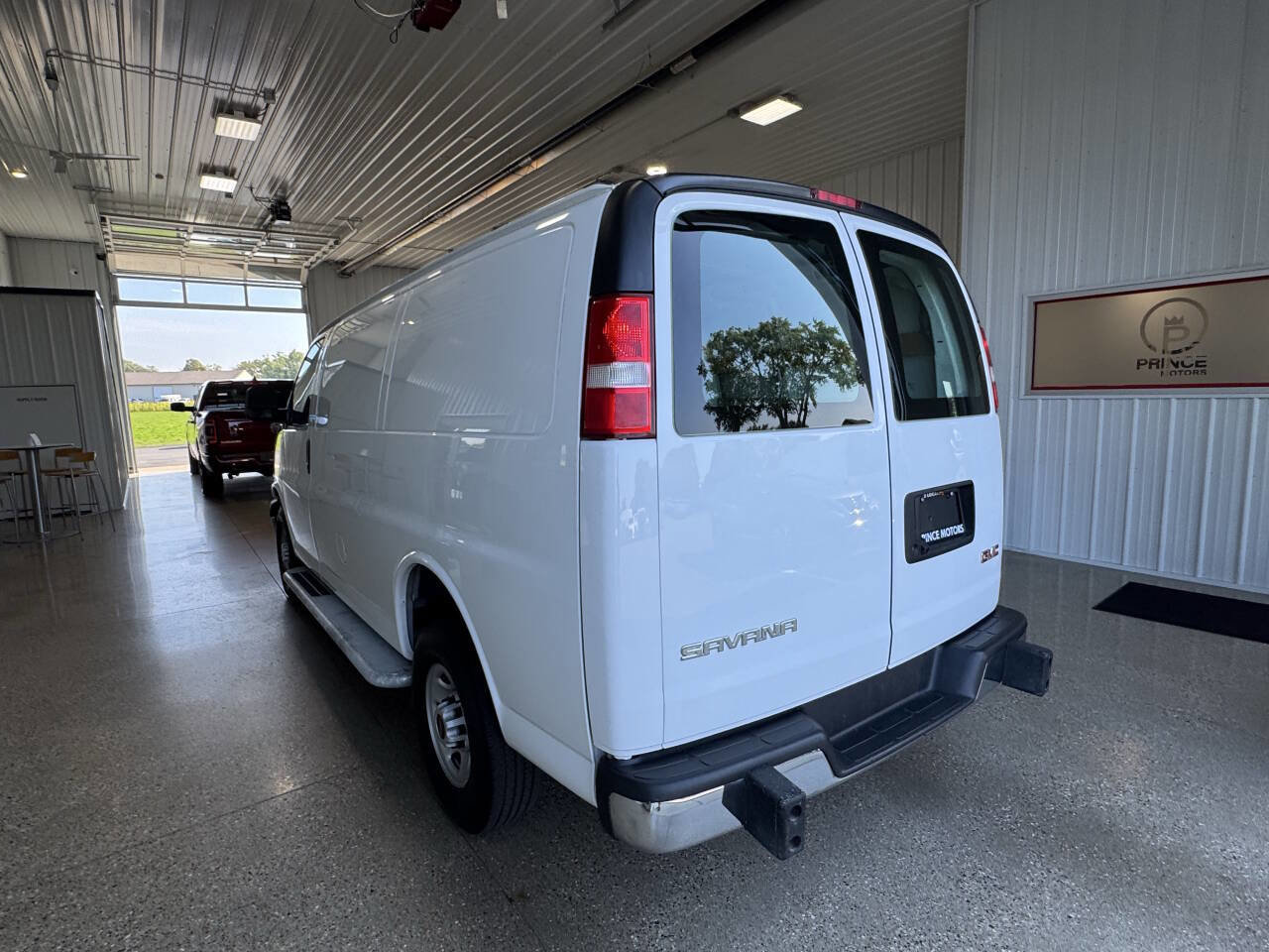 Used 2023 GMC Savana 2500 w/ Driver Convenience Package image 10