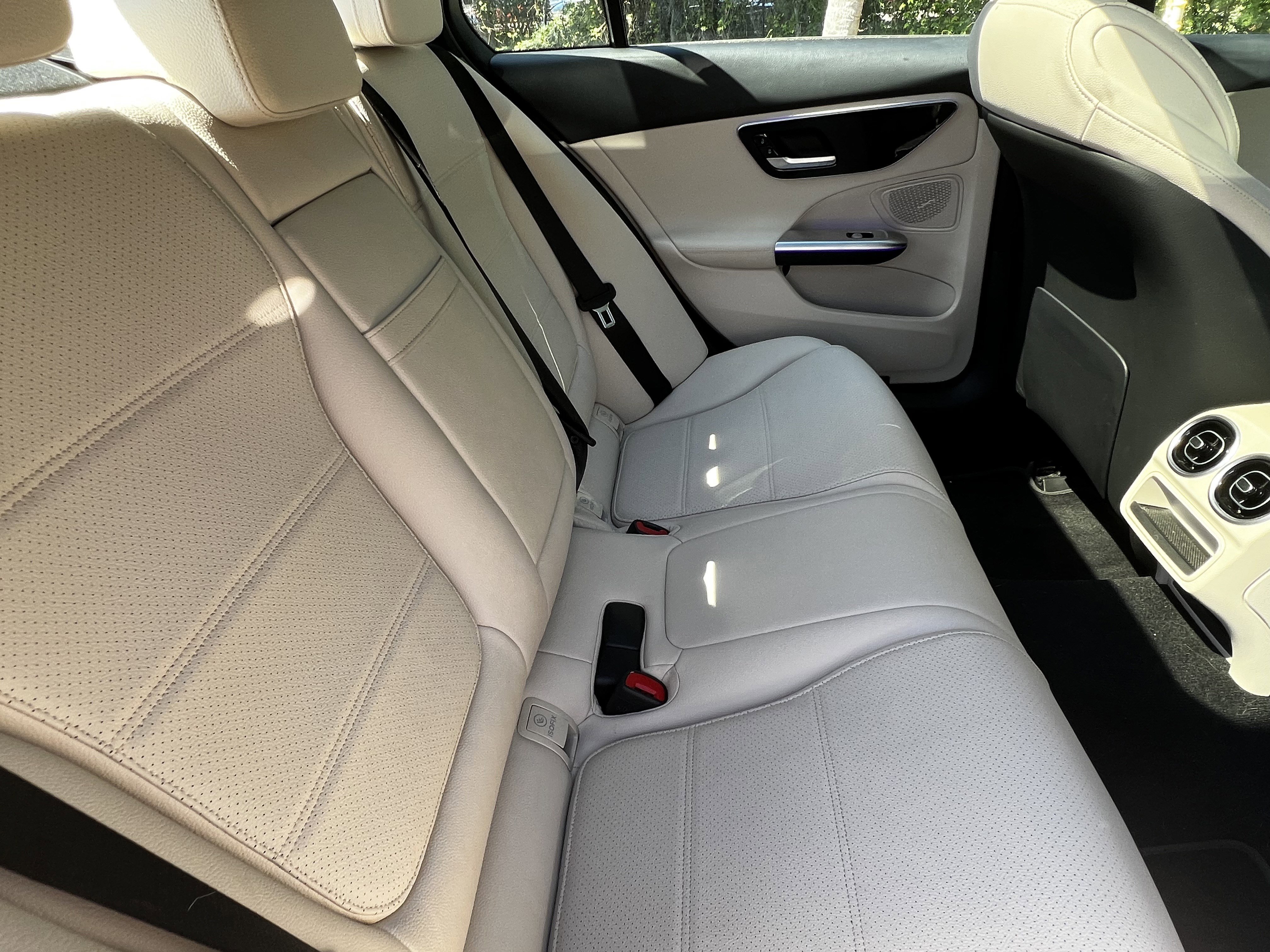 Used 2023 Mercedes-Benz C 300 Sedan image 38