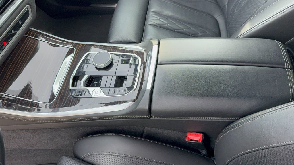 Used 2025 BMW X5 xDrive50e image 15