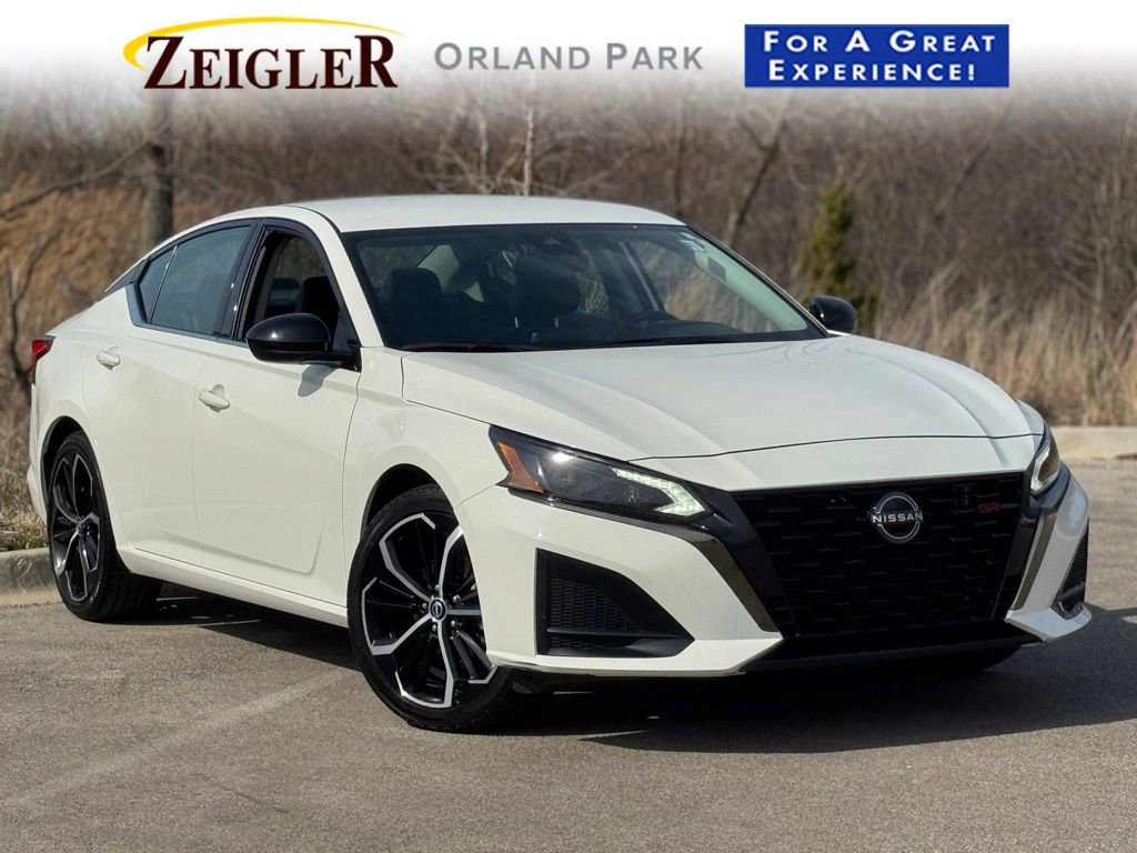 Certified 2024 Nissan Altima 2.5 SR FWD image 1