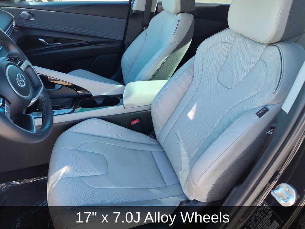 Used 2023 Hyundai Elantra Limited w/ Cargo Package image 16