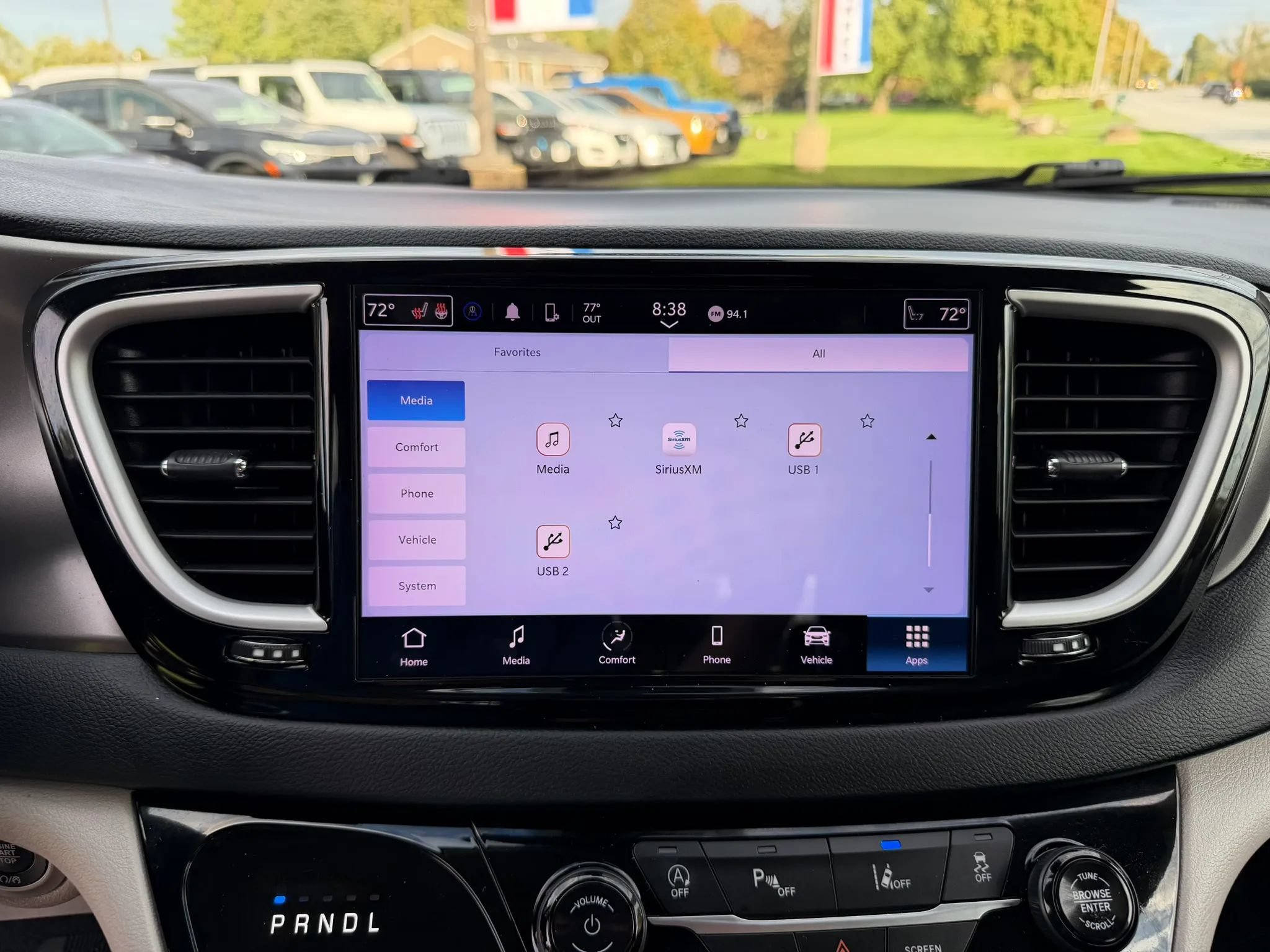 Used 2023 Chrysler Pacifica Touring-L FWD image 27