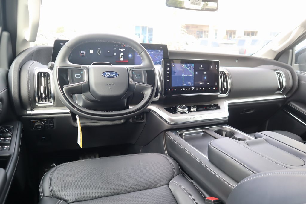 New 2025 Ford Expedition Platinum image 2