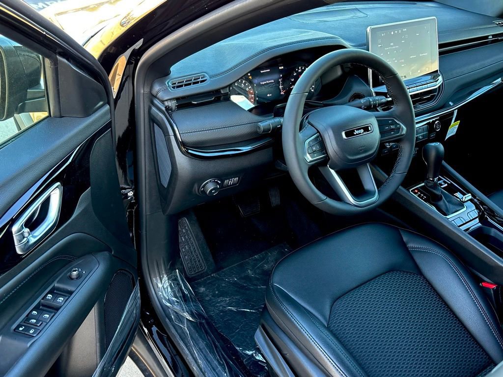 New 2026 Jeep Compass Altitude image 12
