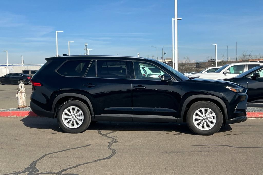 Certified 2025 Toyota Grand Highlander XLE image 3