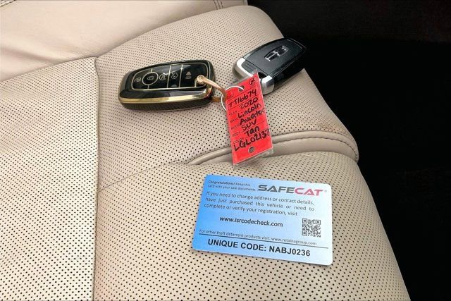 Used 2020 Lincoln Aviator Reserve w/ Equipment Group 202A image 11