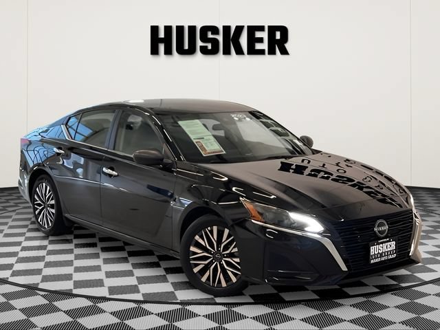 Used 2025 Nissan Altima 2.5 SV