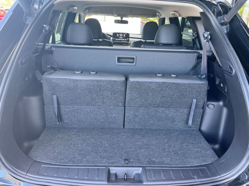 Used 2023 Mitsubishi Outlander SE image 25