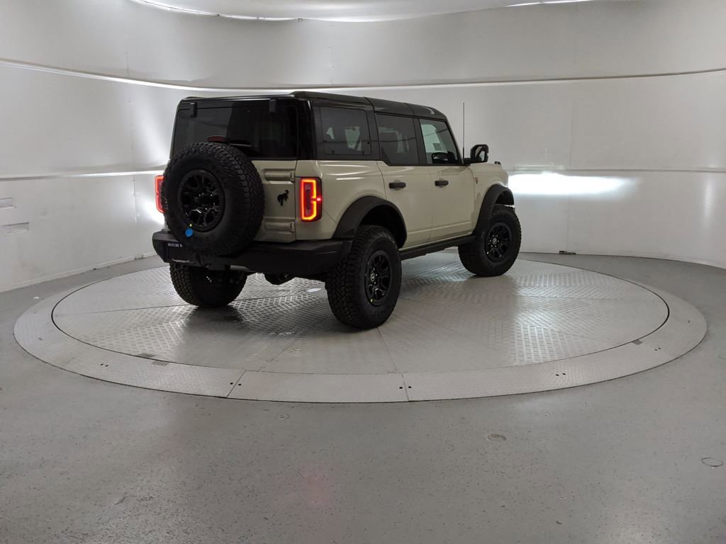 New 2025 Ford Bronco Badlands image 3