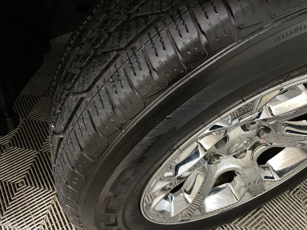 Used 2018 RAM 1500 Laramie AWD/4WD image 49
