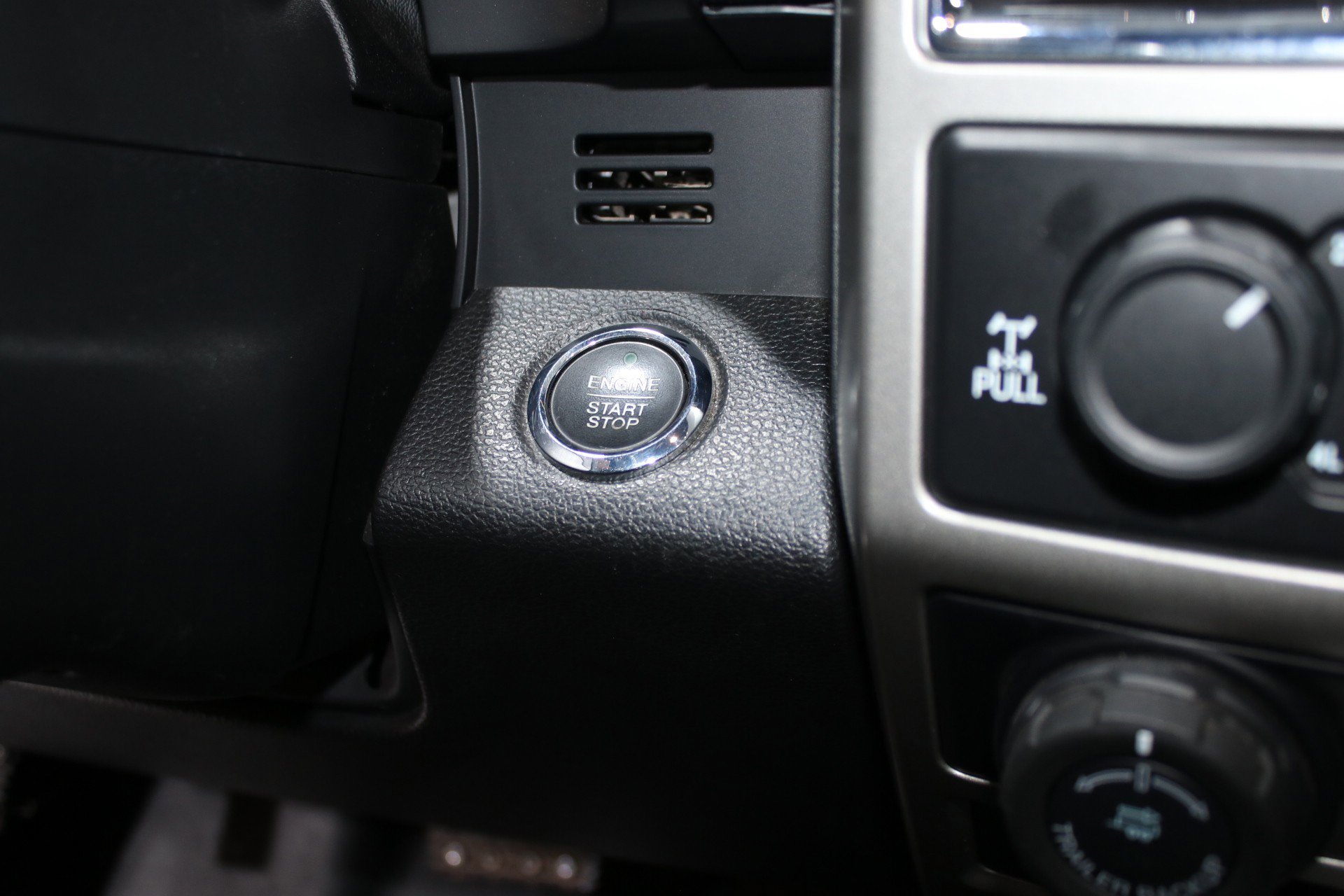 Used 2017 Ford F150 Lariat w/ Equipment Group 502A Luxury image 57