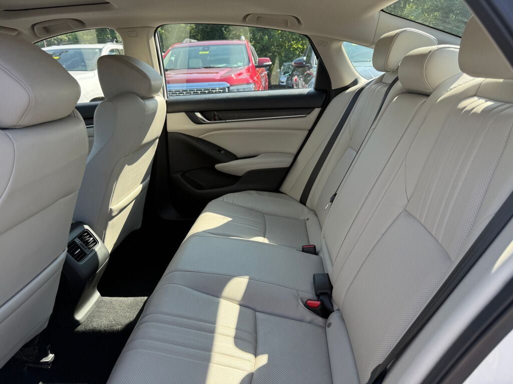 Used 2018 Honda Accord EX-L image 24