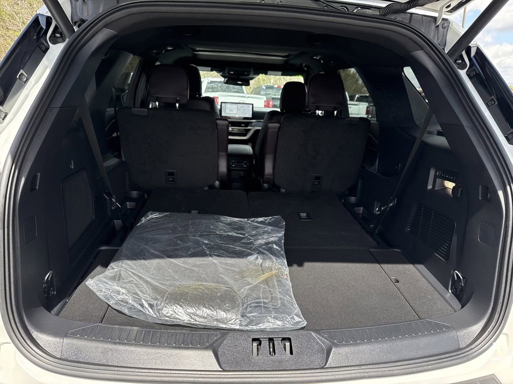Used 2025 Ford Explorer Platinum image 18