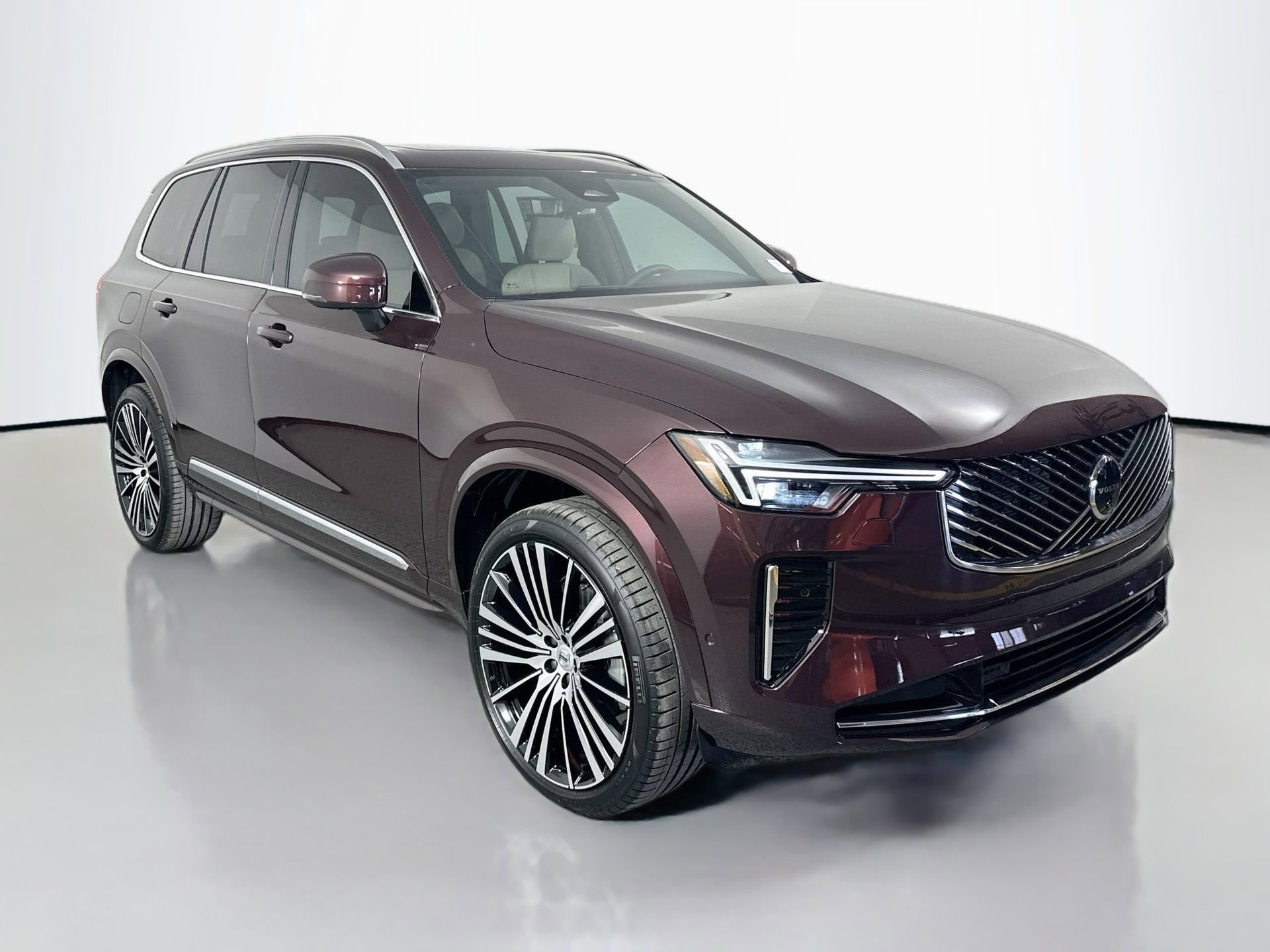 New 2026 Volvo XC90 B5 Plus w/ Protection Package Premier AWD/4WD image 3