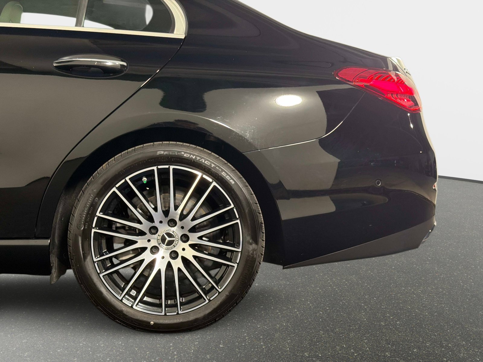 Used 2024 Mercedes-Benz C 300 Sedan w/ Pinnacle Trim Package image 15