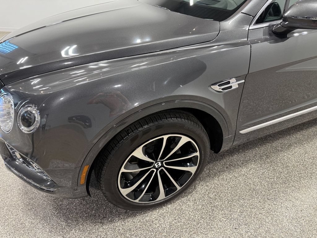 Used 2018 Bentley Bentayga Activity AWD/4WD image 15