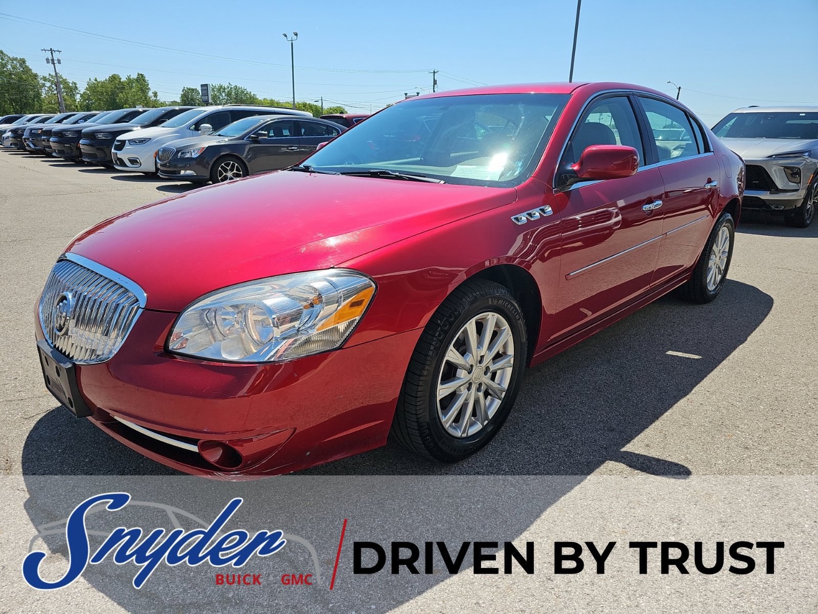 Used 2011 Buick Lucerne CXL FWD image 3