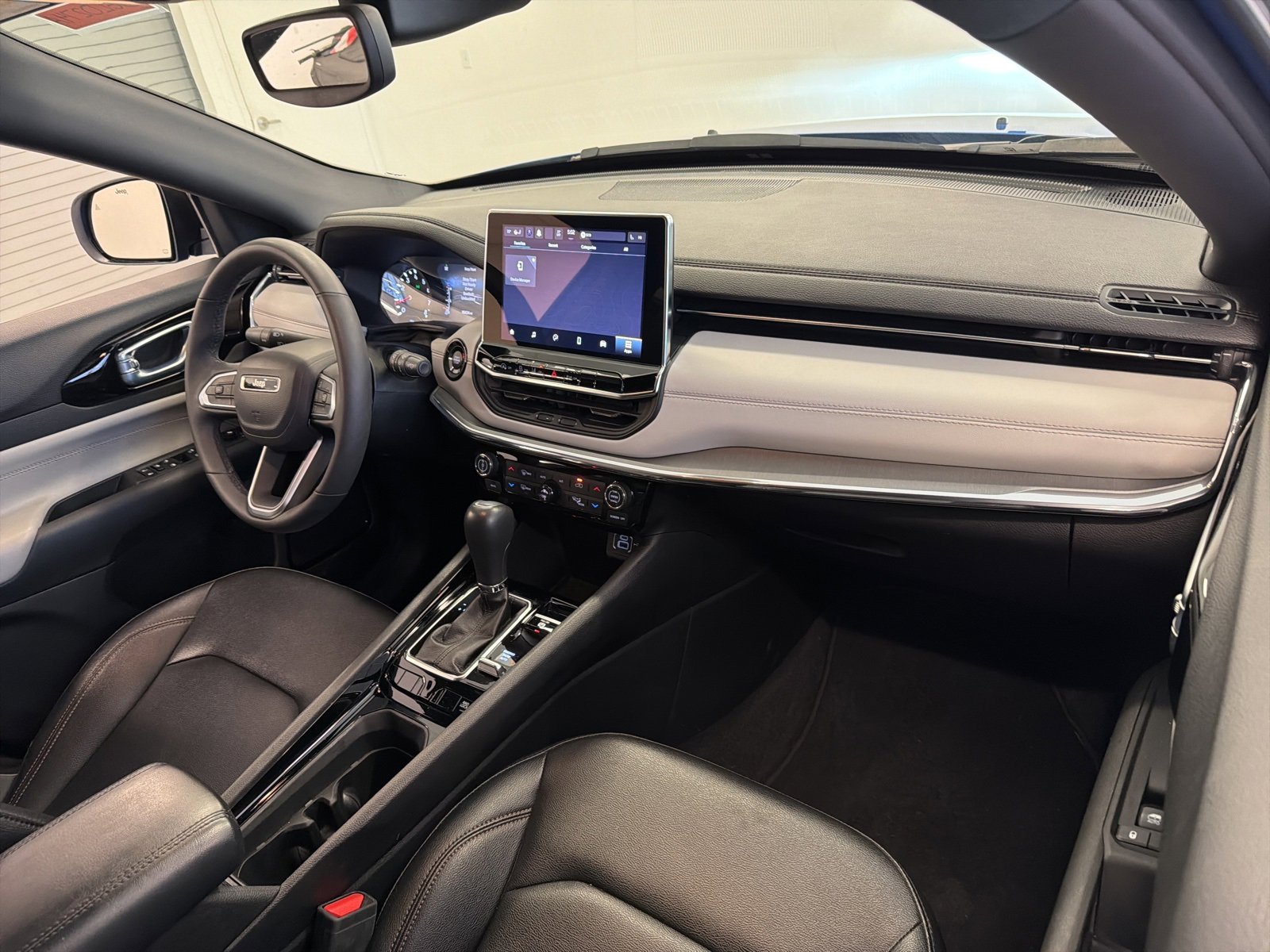 Used 2024 Jeep Compass Limited image 39