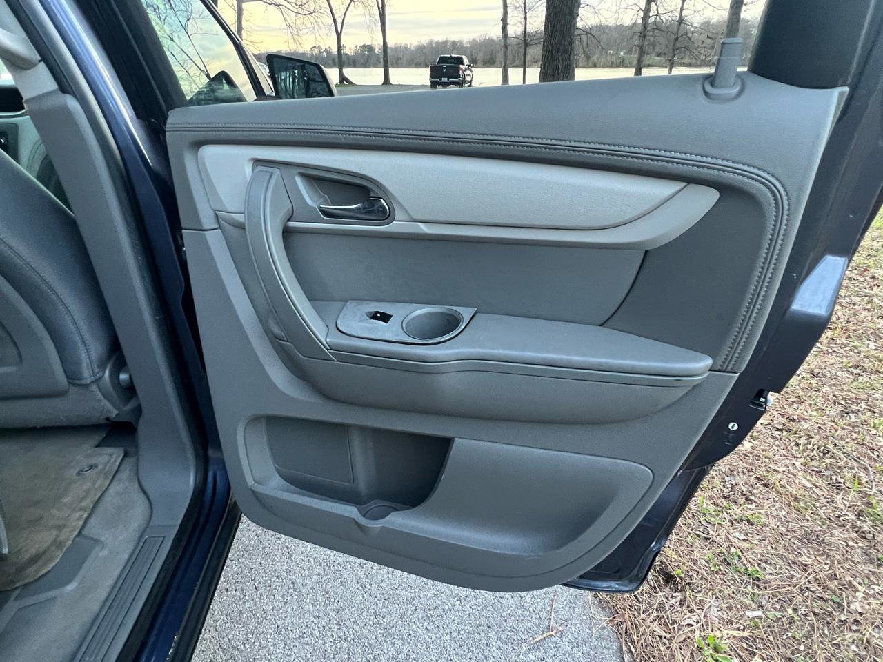 Used 2013 Chevrolet Traverse LS image 22