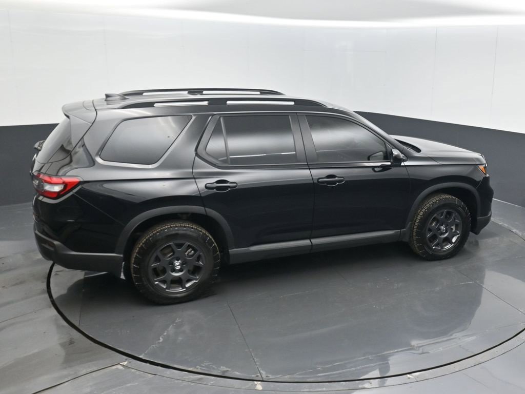 Used 2025 Honda Pilot TrailSport image 24