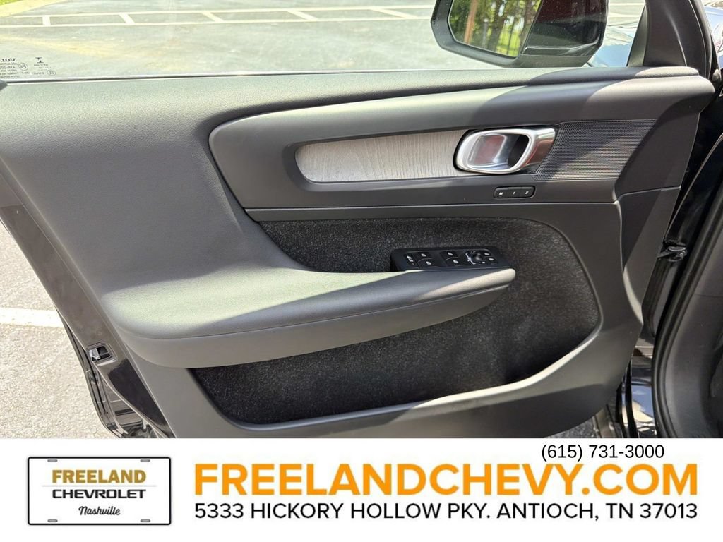 Used 2019 Volvo XC40 T5 Inscription AWD/4WD image 19