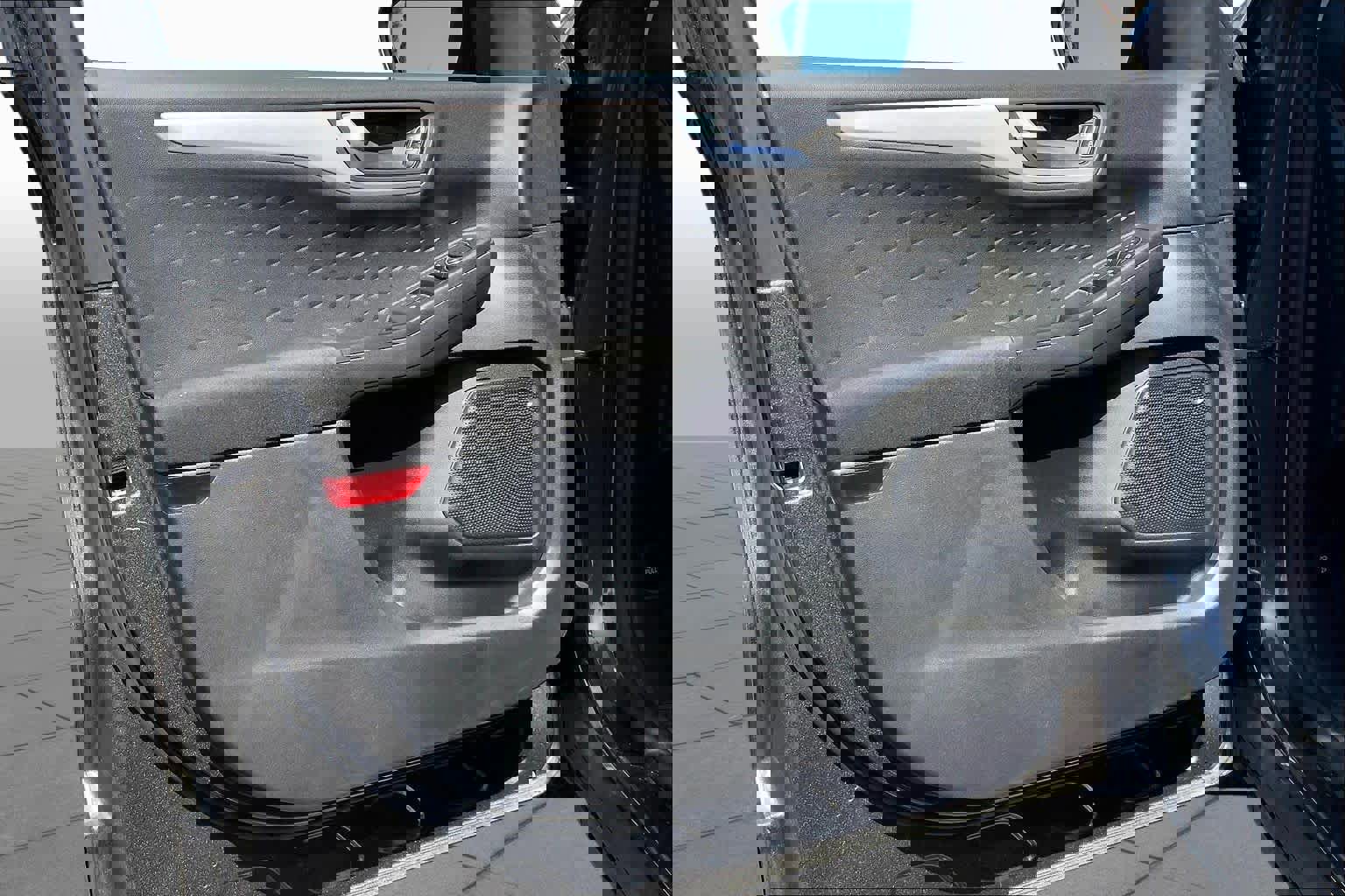 Used 2020 Ford Escape SE image 19