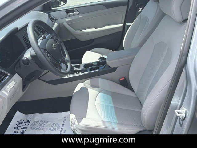 Used 2015 Hyundai Sonata SE w/ Option Group 02 FWD image 9