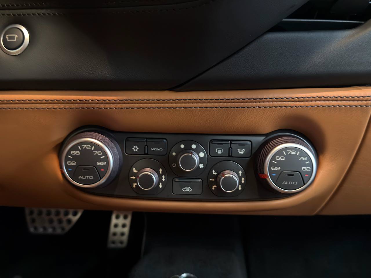 Used 2018 Ferrari 488 GTB RWD image 31