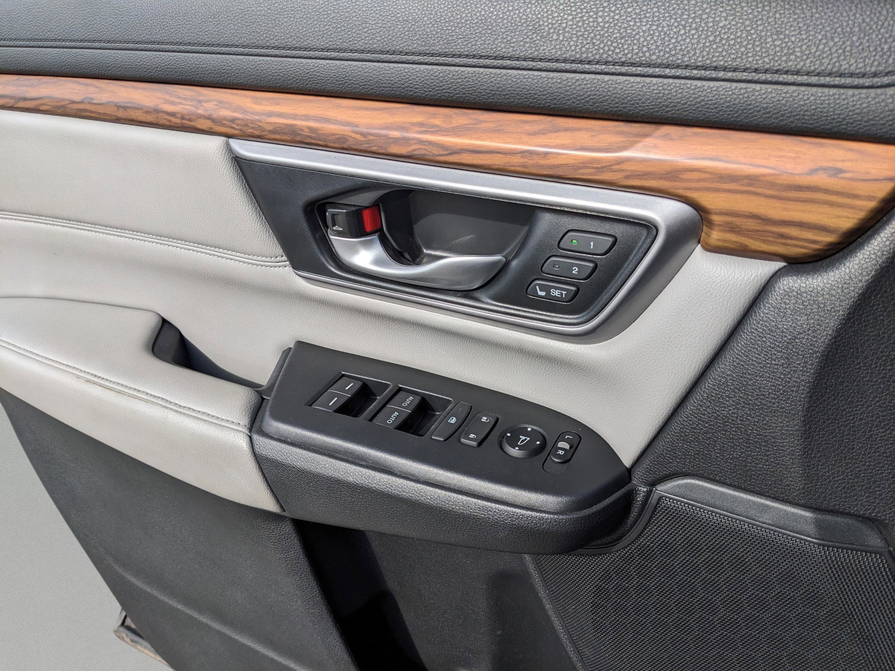 Used 2018 Honda CR-V Touring image 24