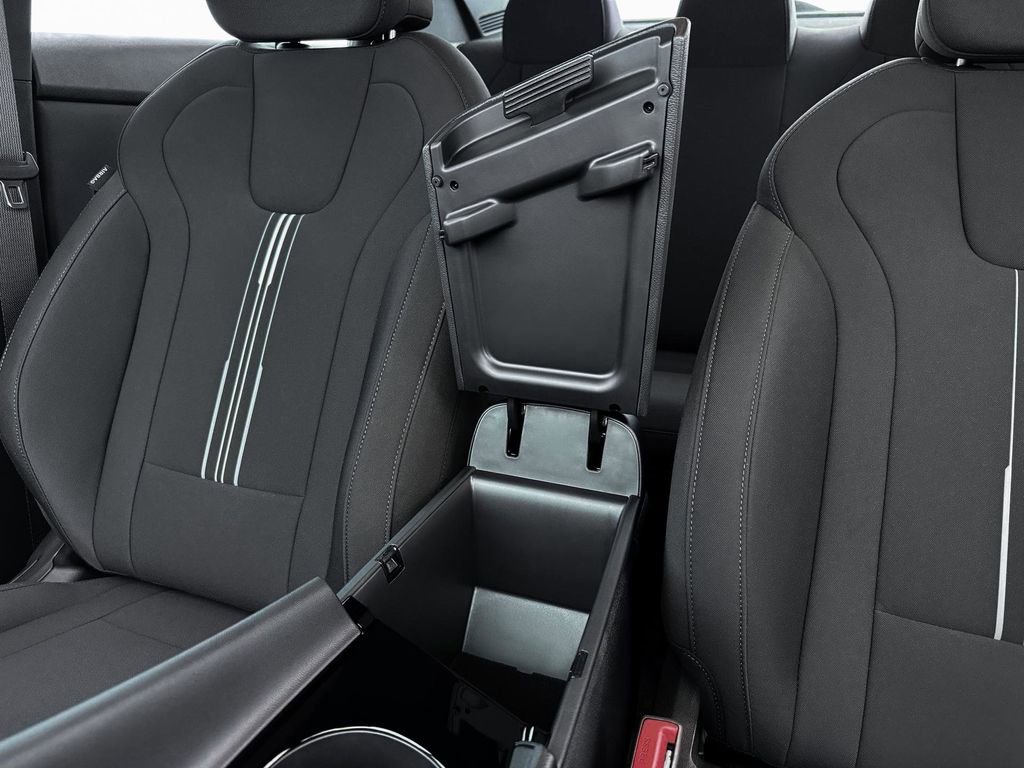 New 2025 Hyundai Elantra SEL image 25