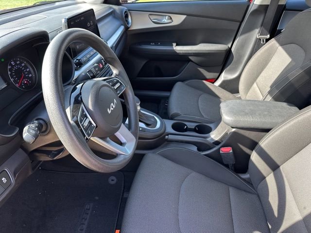 Certified 2022 Kia Forte LXS FWD image 7