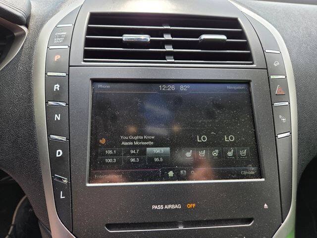 Used 2015 Lincoln MKZ Hybrid w/ Equipment Group 202A Reserve FWD image 32