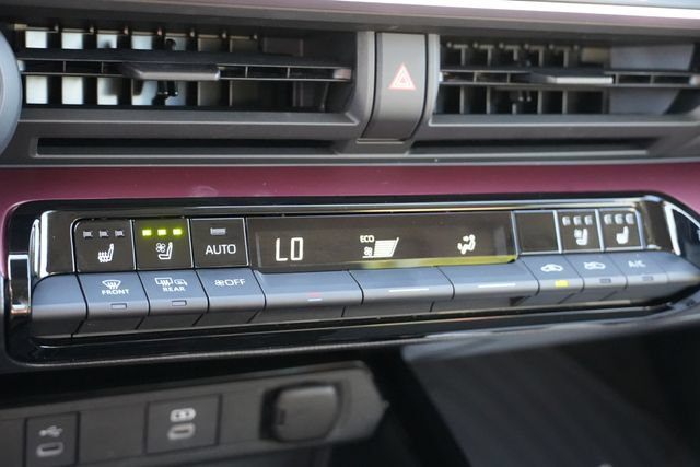 Used 2026 Toyota Prius Plug-In Hybrid FWD image 36
