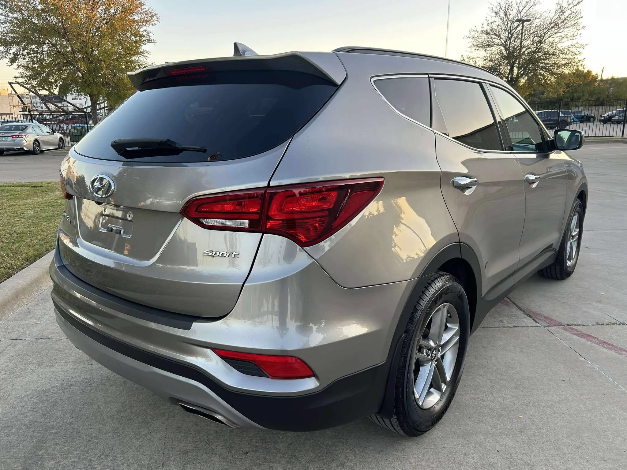 Used 2017 Hyundai Santa Fe Sport FWD image 5