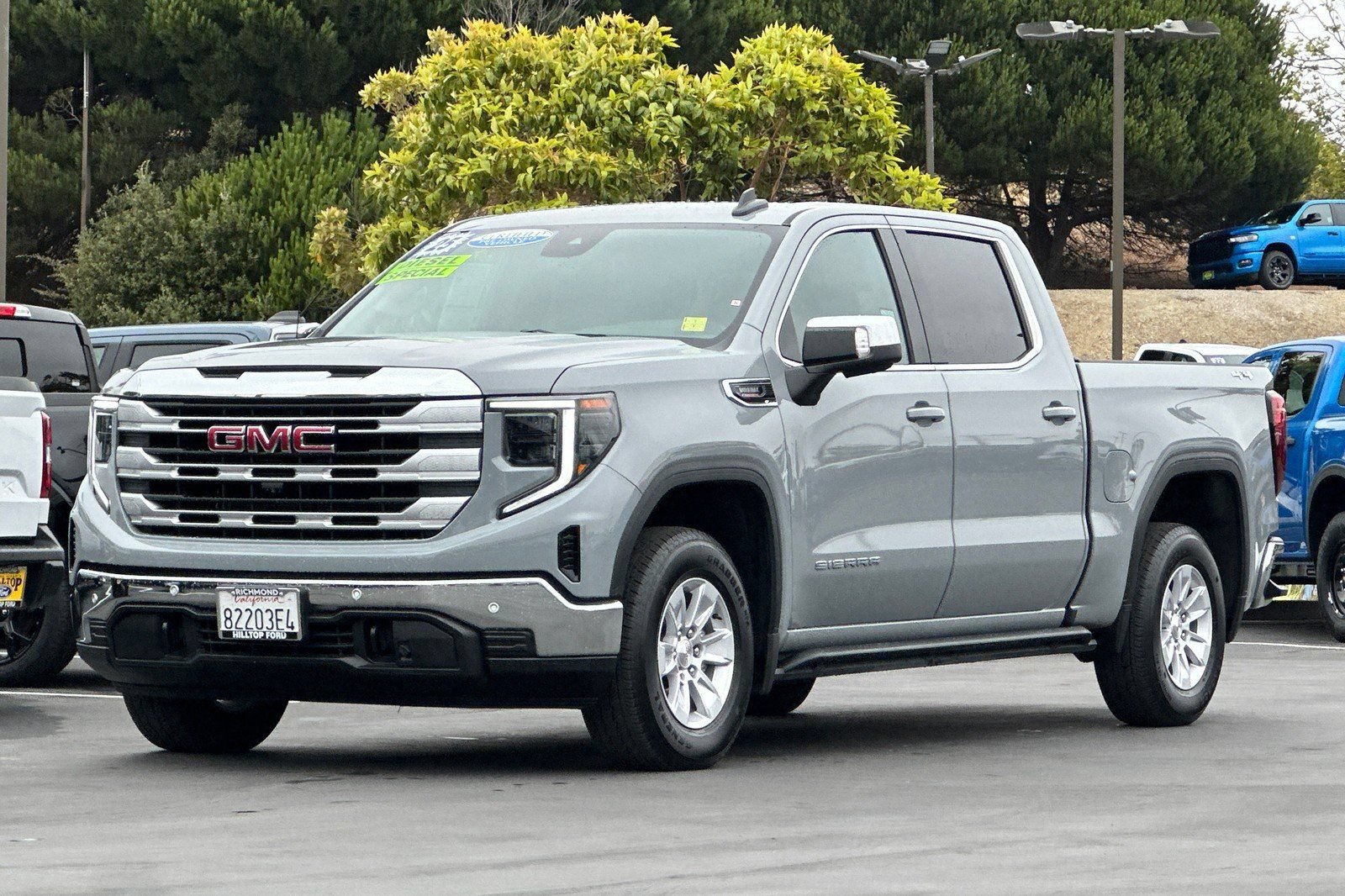 Used 2025 GMC Sierra 1500 SLE w/ Preferred Package AWD/4WD image 10
