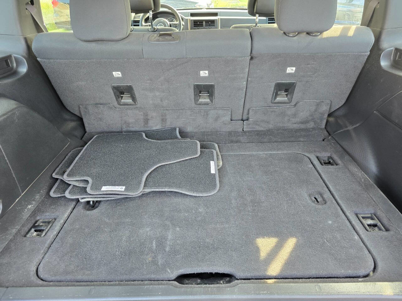 Used 2012 Jeep Liberty Sport image 21