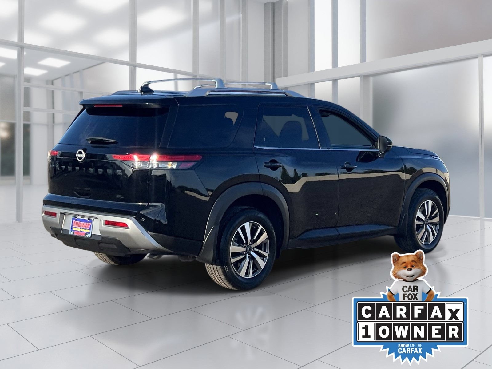 Used 2024 Nissan Pathfinder SL w/ Lighting Package (N92) FWD image 6